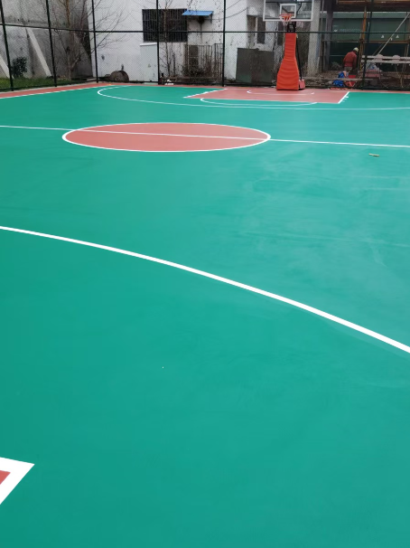 襄垣 球场长期使用易出现地面开裂
